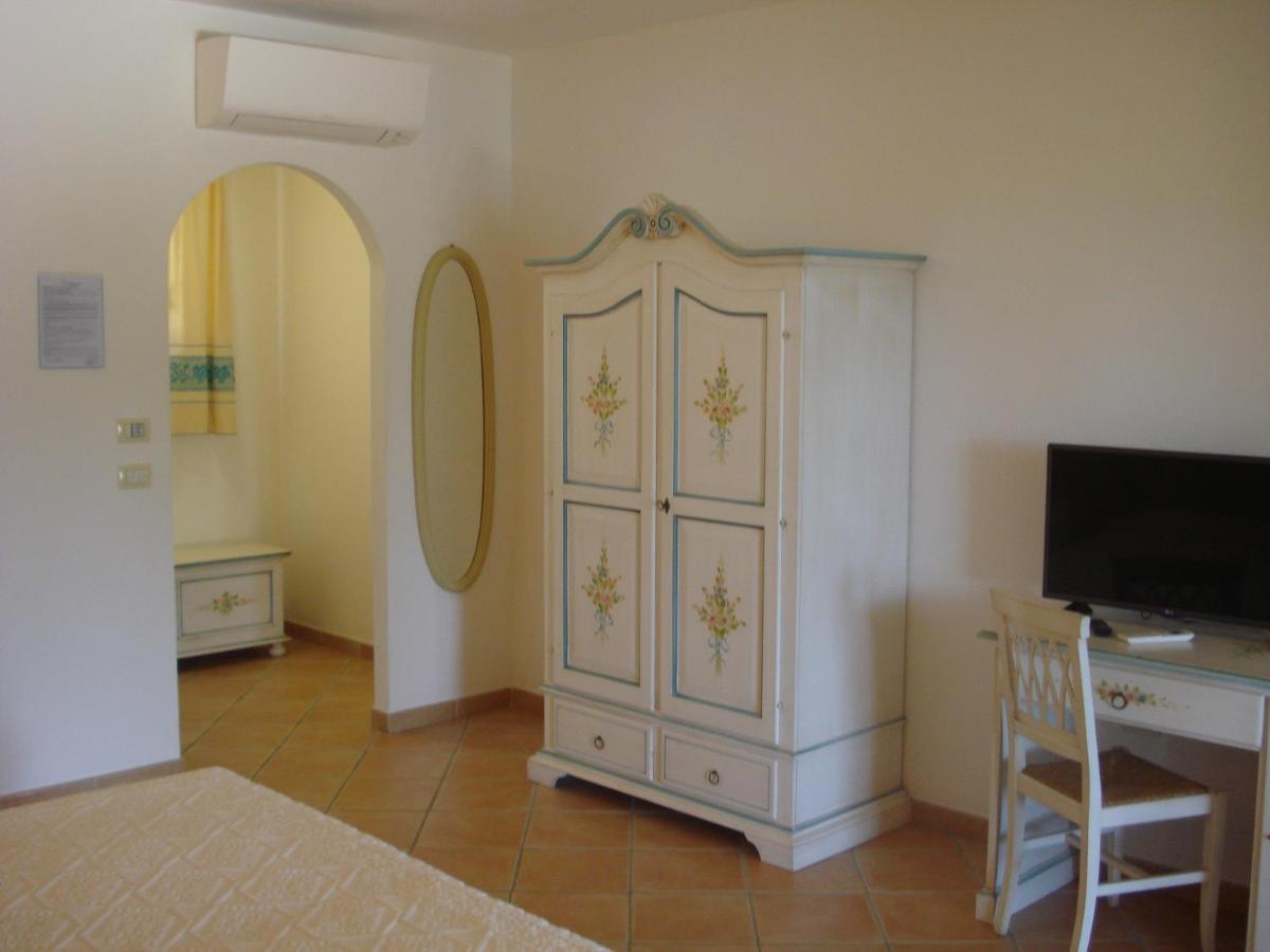 Hotel Valkarana Country Relais (Adults Only) Sant'Antonio di Gallura Εξωτερικό φωτογραφία